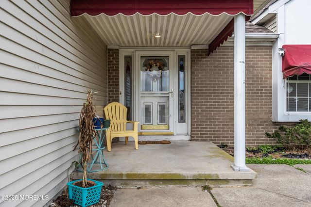 7 Alton Court, Toms River, NJ 08757