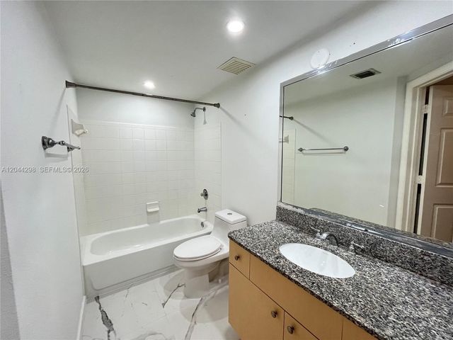 2490 Centergate Dr 207, Miramar, FL 33025