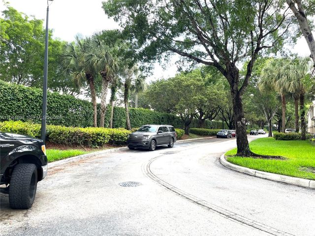 2490 Centergate Dr 207, Miramar, FL 33025