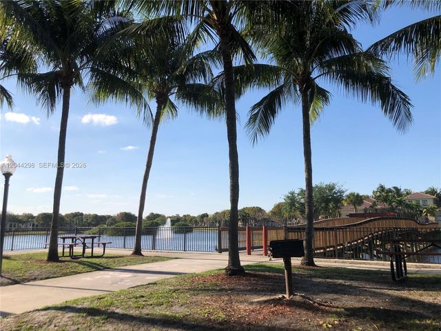 2490 Centergate Dr 207, Miramar, FL 33025
