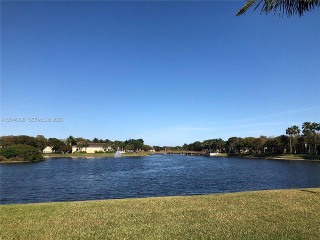 2490 Centergate Dr 207, Miramar, FL 33025
