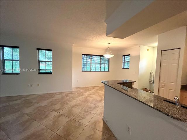 2490 Centergate Dr 207, Miramar, FL 33025