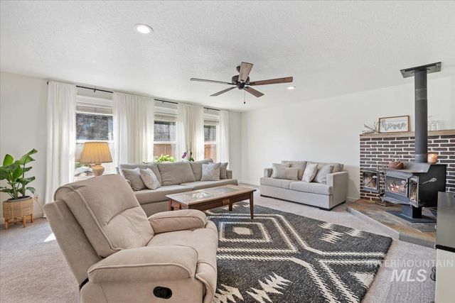 2706 S Chestnut St, Nampa, ID 83686