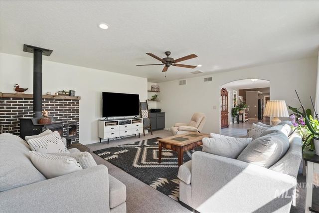 2706 S Chestnut St, Nampa, ID 83686