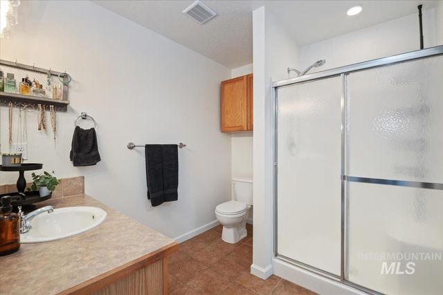 2706 S Chestnut St, Nampa, ID 83686