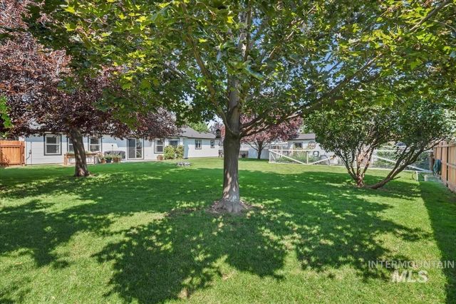 2706 S Chestnut St, Nampa, ID 83686