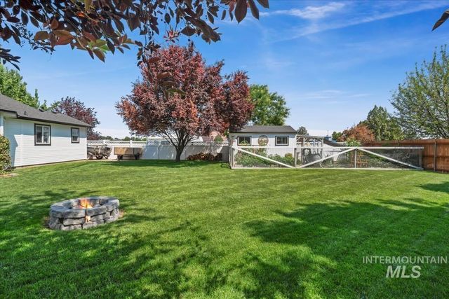 2706 S Chestnut St, Nampa, ID 83686