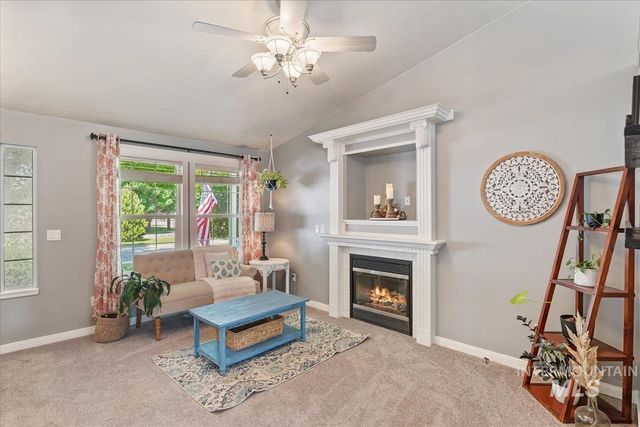 2706 S Chestnut St, Nampa, ID 83686