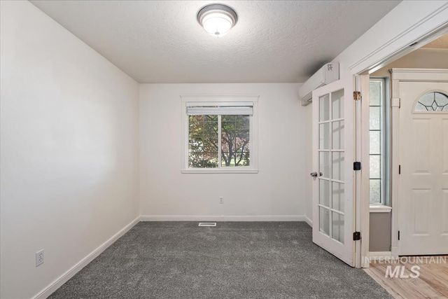 2706 S Chestnut St, Nampa, ID 83686