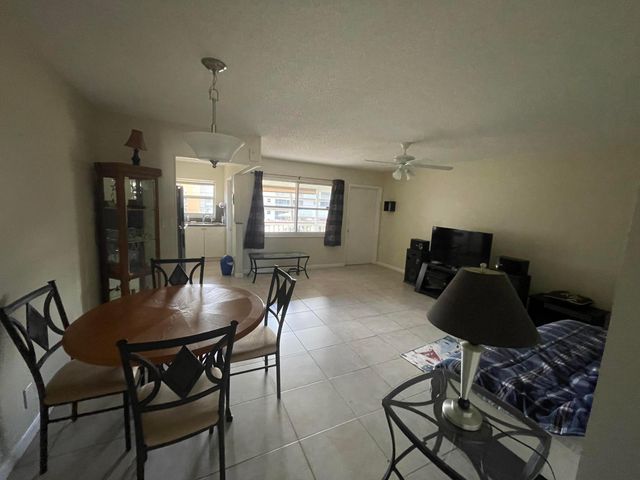 5300 WASHINGTON Street P234, Hollywood, FL 33021