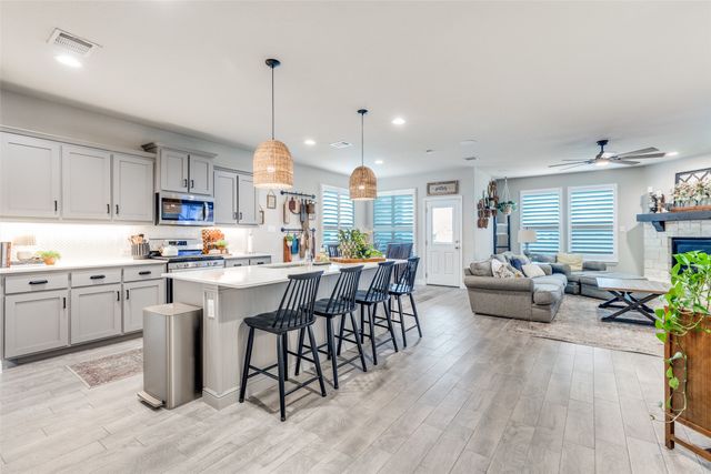 2044 Sun Star Drive, Haslet, TX 76052