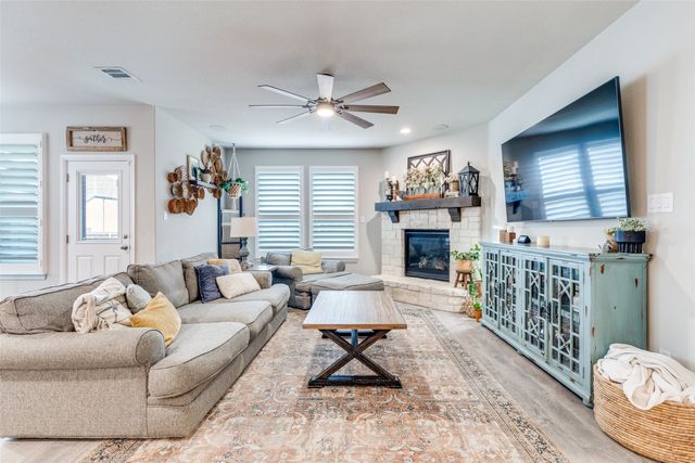 2044 Sun Star Drive, Haslet, TX 76052