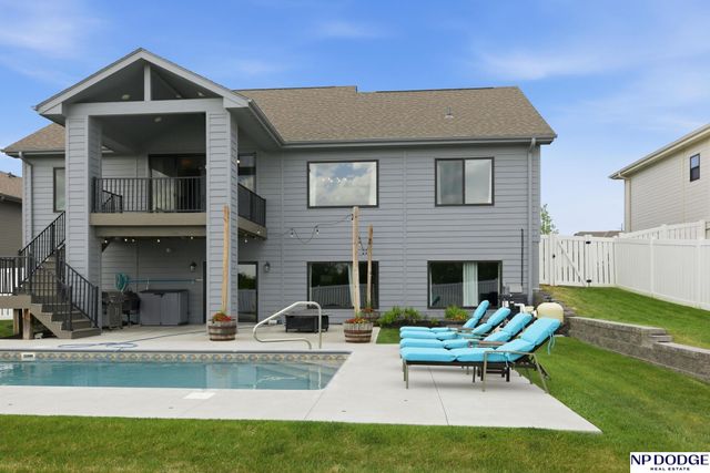 21733 K Street, Elkhorn, NE 68022