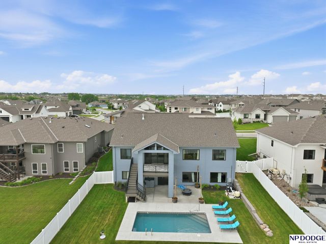 21733 K Street, Elkhorn, NE 68022