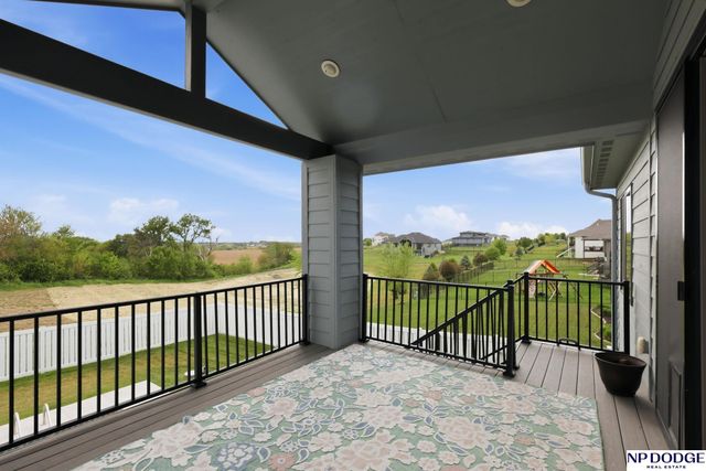 21733 K Street, Elkhorn, NE 68022