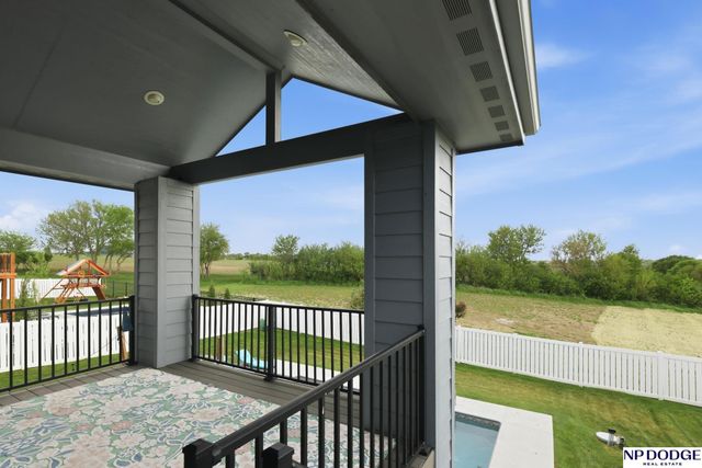 21733 K Street, Elkhorn, NE 68022