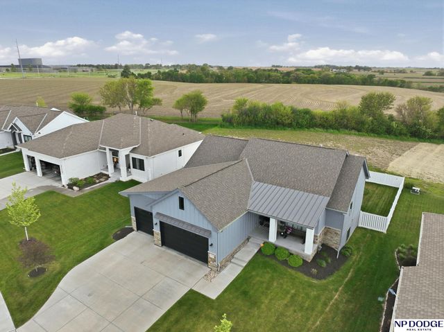 21733 K Street, Elkhorn, NE 68022