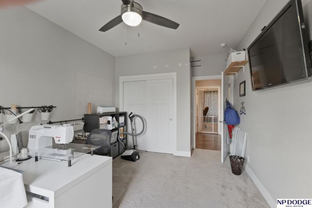 21733 K Street, Elkhorn, NE 68022