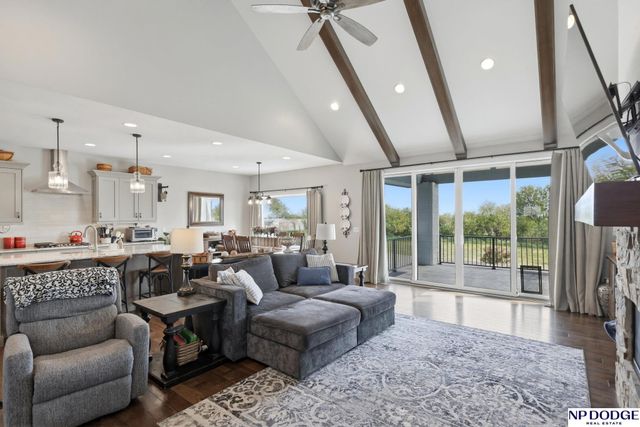 21733 K Street, Elkhorn, NE 68022