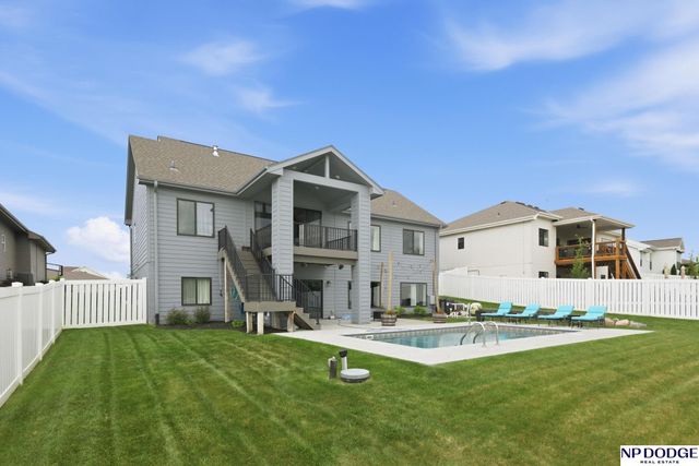 21733 K Street, Elkhorn, NE 68022