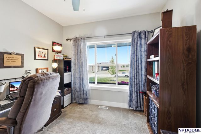 21733 K Street, Elkhorn, NE 68022