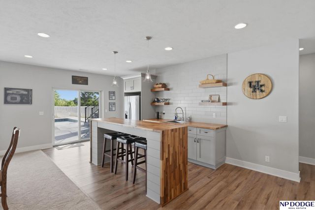 21733 K Street, Elkhorn, NE 68022