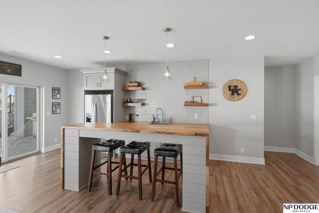 21733 K Street, Elkhorn, NE 68022