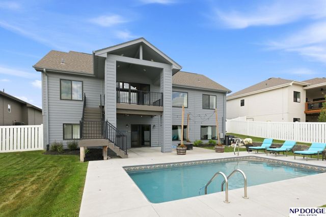 21733 K Street, Elkhorn, NE 68022