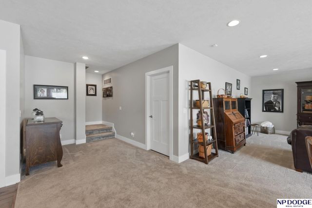 21733 K Street, Elkhorn, NE 68022