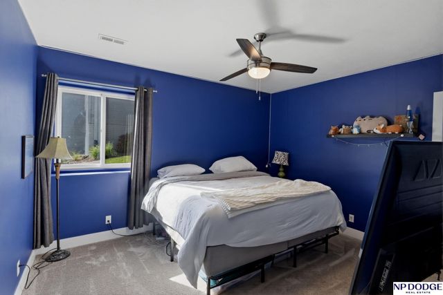 21733 K Street, Elkhorn, NE 68022