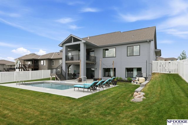 21733 K Street, Elkhorn, NE 68022