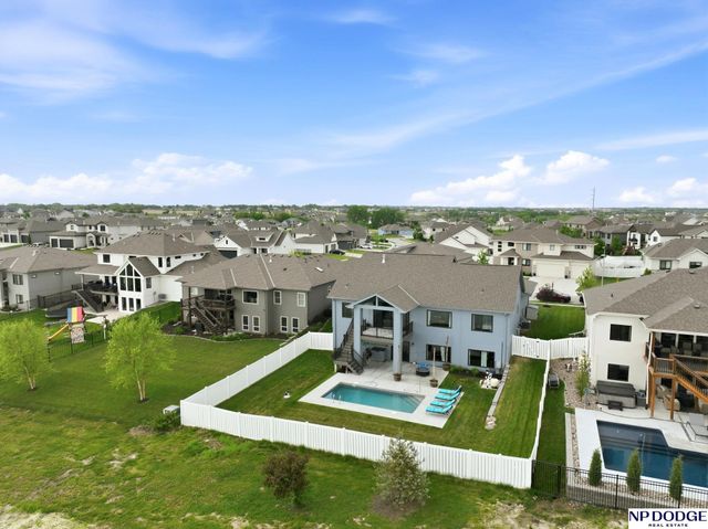 21733 K Street, Elkhorn, NE 68022