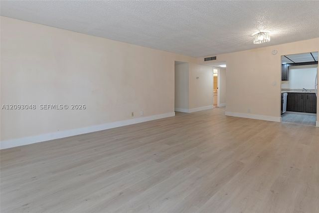 6001 N Falls Cir Dr 309, Lauderhill, FL 33319