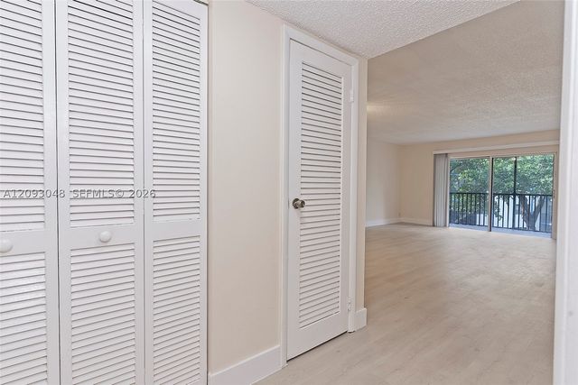 6001 N Falls Cir Dr 309, Lauderhill, FL 33319