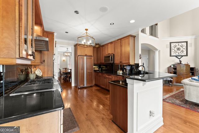 2819 Point Overlook, Gainesville, GA 30501