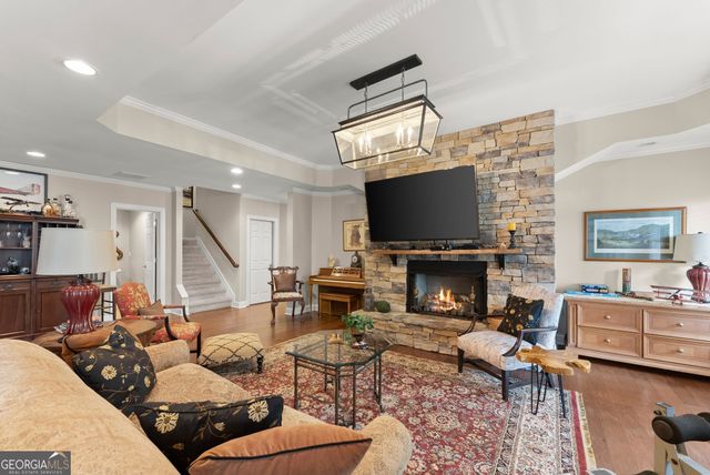 2819 Point Overlook, Gainesville, GA 30501
