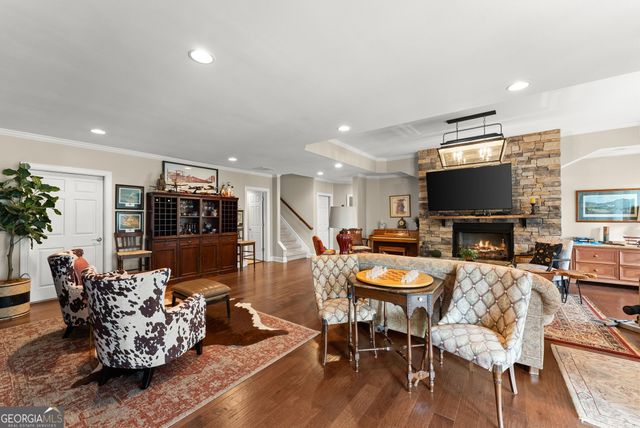 2819 Point Overlook, Gainesville, GA 30501