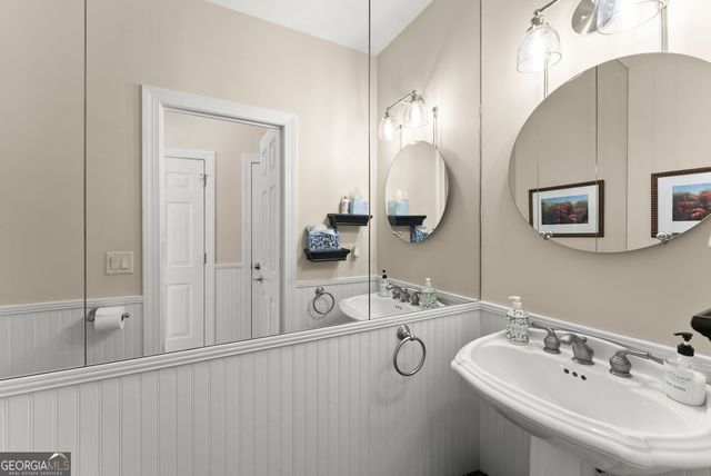 2819 Point Overlook, Gainesville, GA 30501
