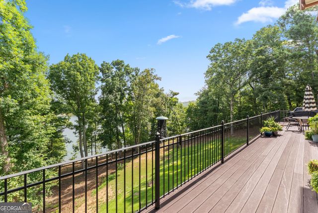2819 Point Overlook, Gainesville, GA 30501