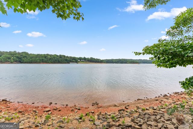 2819 Point Overlook, Gainesville, GA 30501