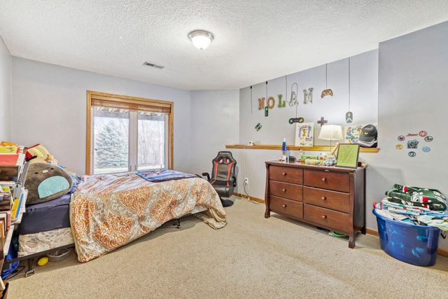 2334 Manuela Drive, Chaska, MN 55318