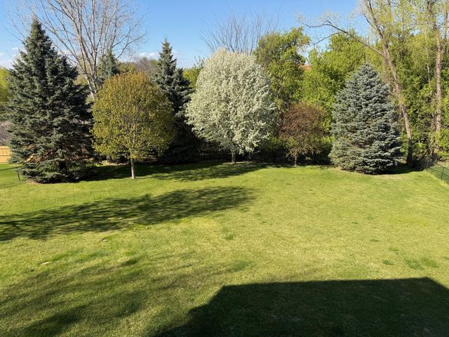 2334 Manuela Drive, Chaska, MN 55318