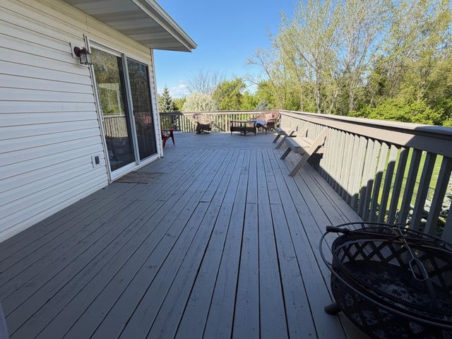 2334 Manuela Drive, Chaska, MN 55318