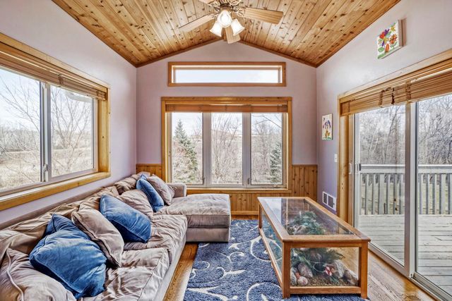 2334 Manuela Drive, Chaska, MN 55318