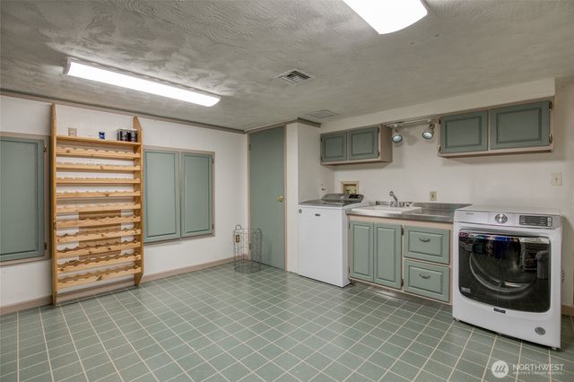 3321 Wiskhah Road, Aberdeen, WA 98520