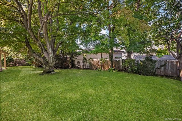 52 Voorhis Drive, Old Bethpage, NY 11804