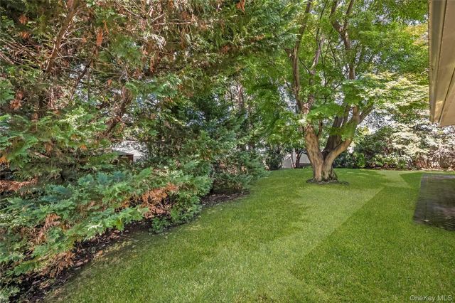 52 Voorhis Drive, Old Bethpage, NY 11804