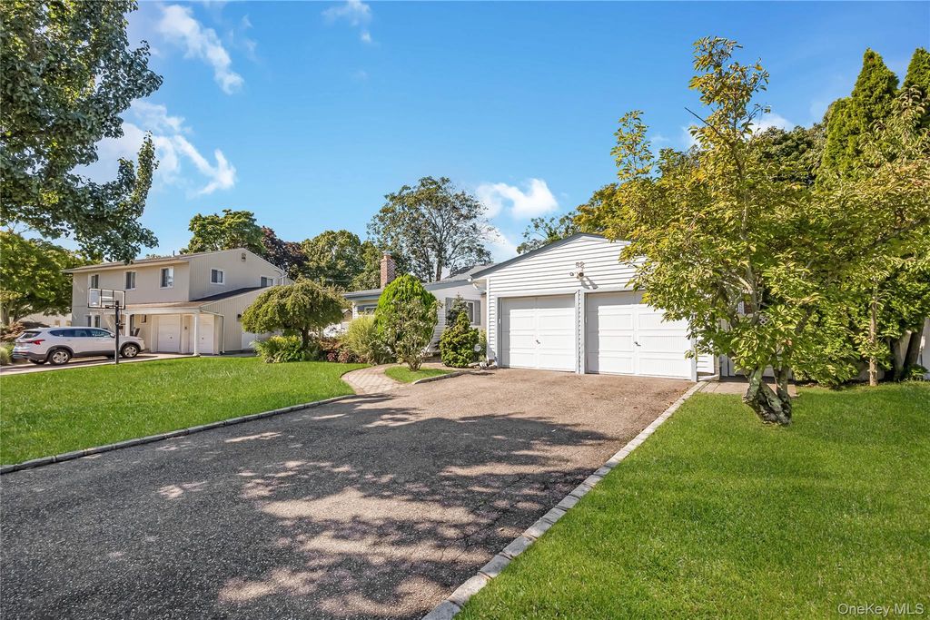 52 Voorhis Drive, Old Bethpage, NY 11804 — photo 3