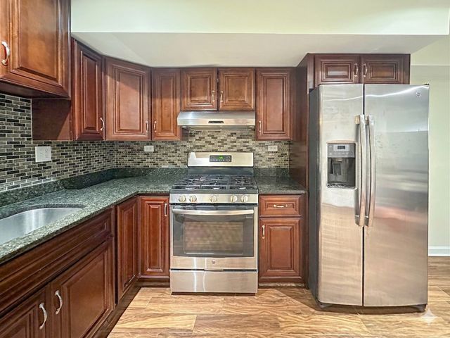 7611 N Sheridan Road GS, Chicago, IL 60626