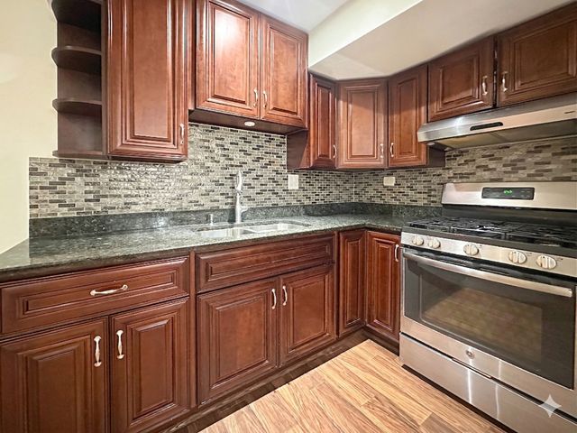 7611 N Sheridan Road GS, Chicago, IL 60626